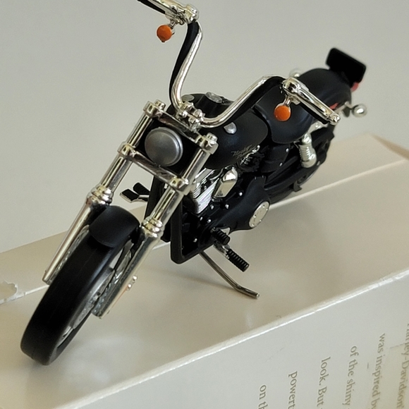 Hallmark Keepsake 2006 FXDBI Dyna Street Bob Harley Davidson Motorcycle Ornament - Picture 6 of 10